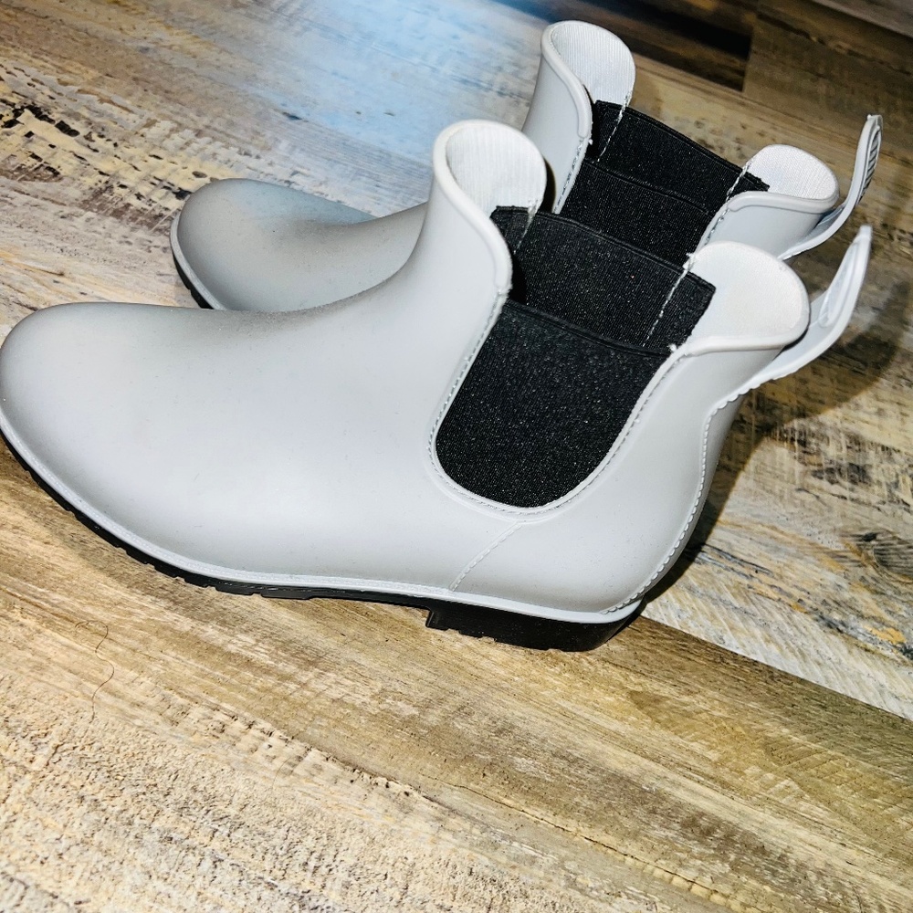 Rainboots - image 1